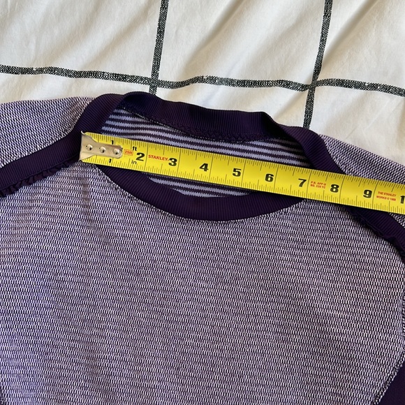 Lululemon Thick Long Sleeve Shirt With reflectors On Sleeve - Picture 13 of 14